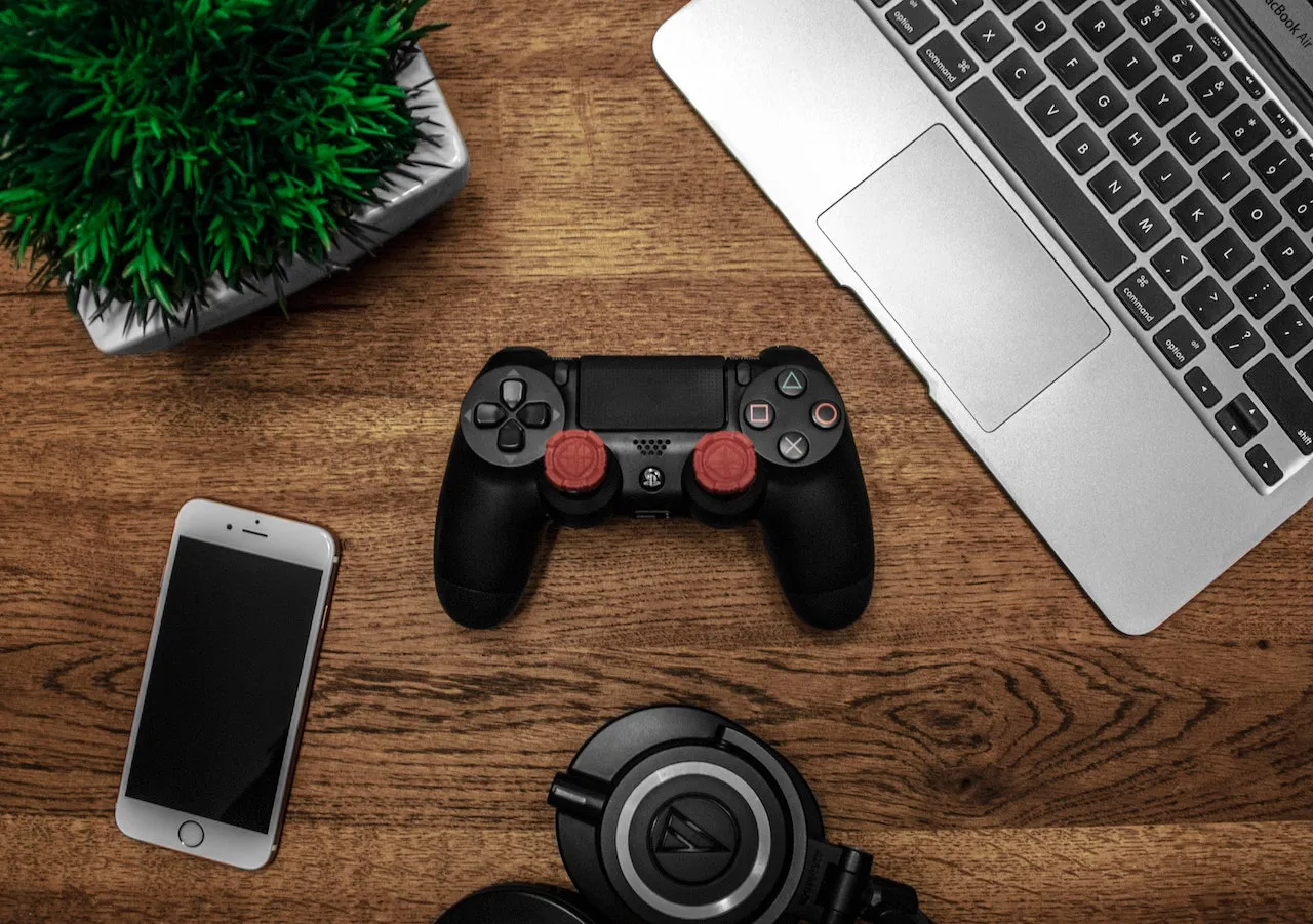 Smartphone, pad, computer, ascolto passivo